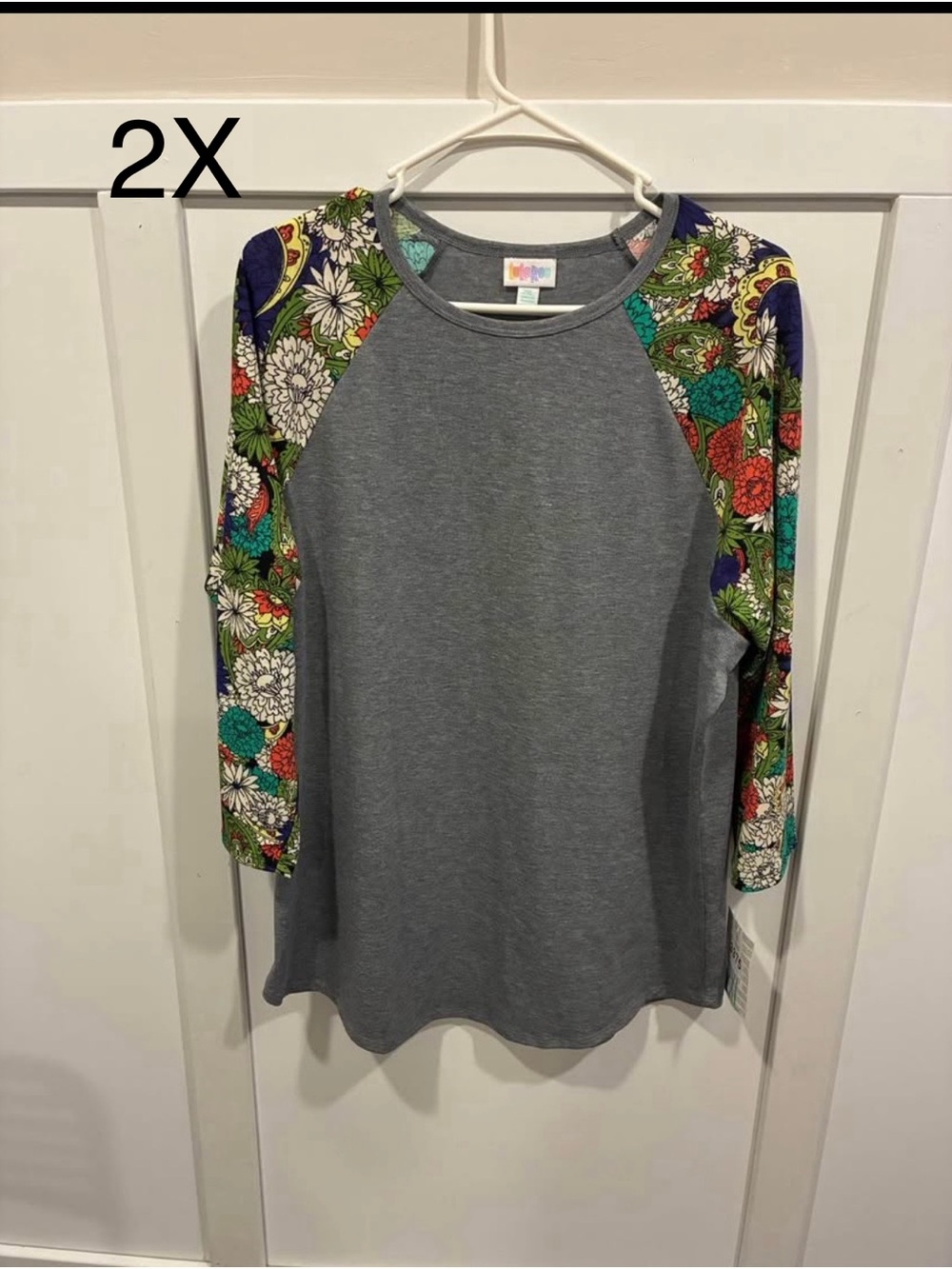 LuLaRoe 2X Gray Raglan Top with Green, Teal, Purple & Red Floral Sleeves